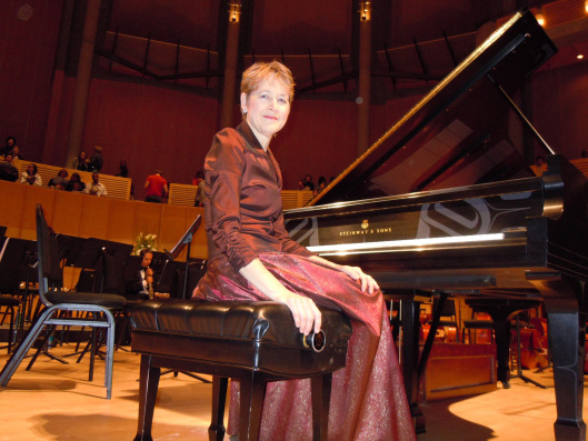 加拿大著名之施坦威艺术家简•库普Jane Coop – 作育英才,传承古典音乐文化